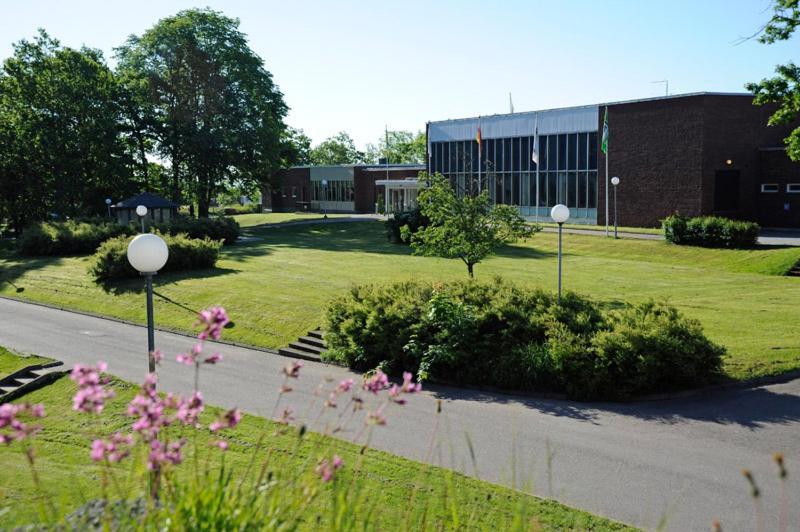 Logi Tuppen, Vandrarhem - Oskarshamns Folkhoegskola Exteriér fotografie